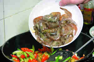 家常泡椒虾