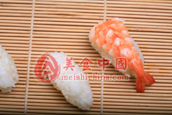 三文鱼北极贝鲜虾寿司
