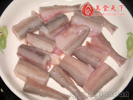 酥炸九吐鱼