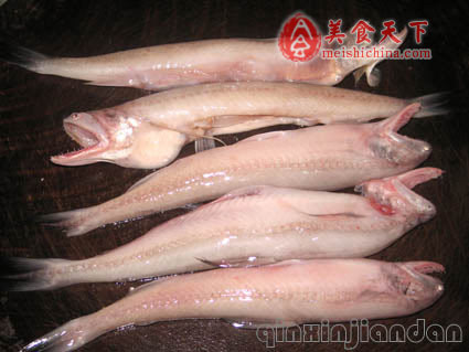 酥炸九吐鱼