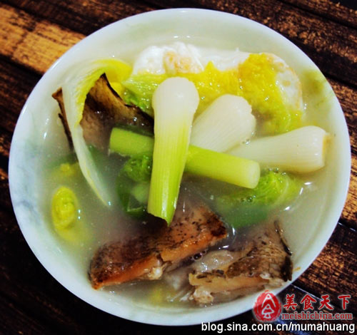 咸鱼蒜段汤