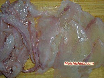 白萝卜烧鱿鱼的详细做法·美食中国图片-meishichina.com
