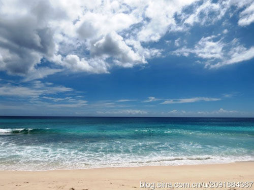 新浪旅游配图：马埃岛Anse Intendance海滩 摄影：杨珑荇