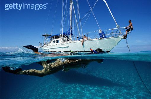 斐济：蓝天白云椰林树影