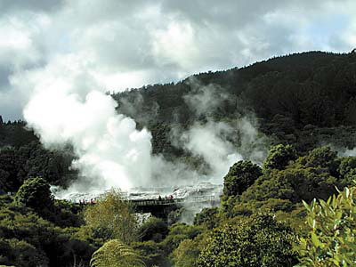新西兰温泉:用泥浆洗个澡