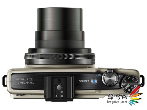 奥林巴斯发布银色限量版本XZ-1相机套装