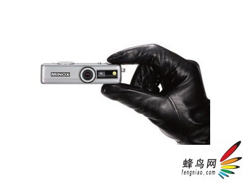 标新立异 美乐时银色版袖珍DC近日登场