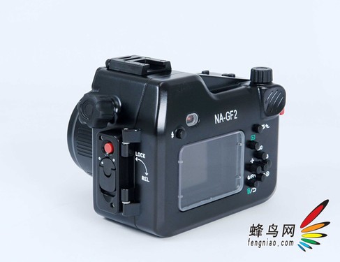 比机身贵2倍!Nauticam推出GF2潜水外壳