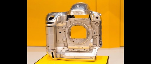 牛气外露 尼康展示顶级D4单反核心元件