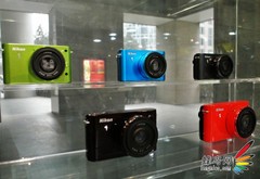 尼康1概念机及预计发布镜头模型首次展出
