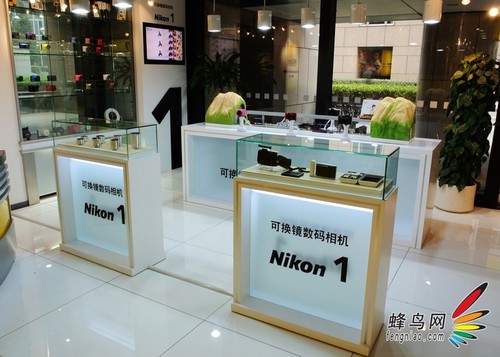 尼康1概念机及预计发布镜头模型首次展出