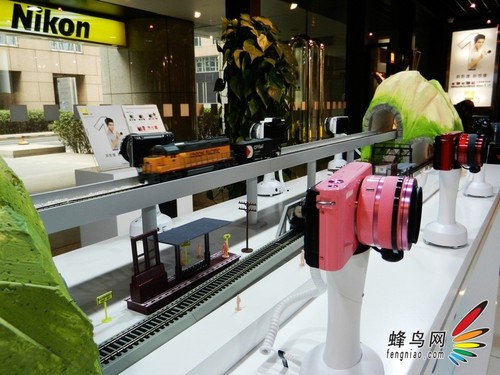 尼康1概念机及预计发布镜头模型首次展出