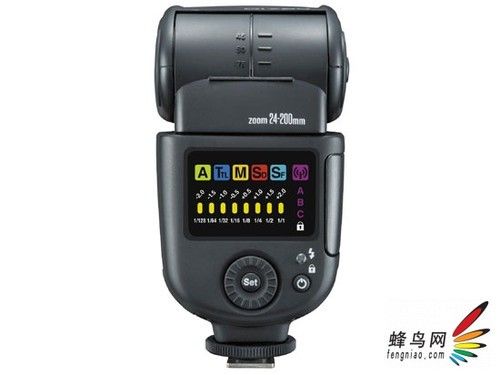 彩屏+可单手操作 日清发布Di700外闪新品