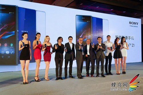 颠覆传统概念 索尼在京发布QX100与QX10