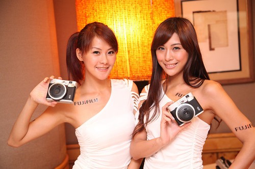 简约复古 富士instax mini 90台湾上市