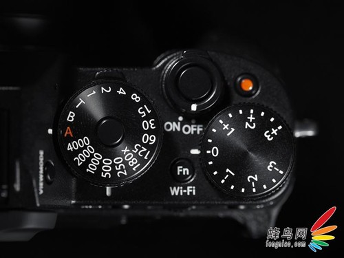 亮骚三防专业机 富士发布全天候单电X-T1