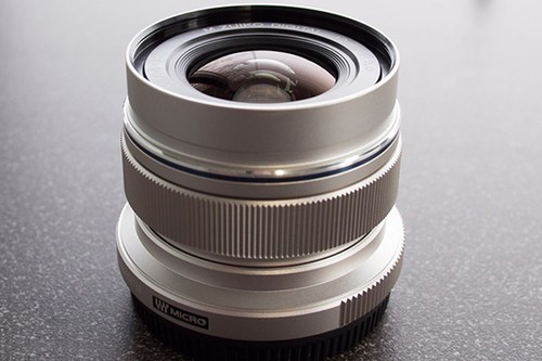 奥林巴斯公布12mm F1 14mm F1镜头专利