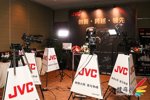 硬汉四防专业双电摄录 JVC在京发布新品