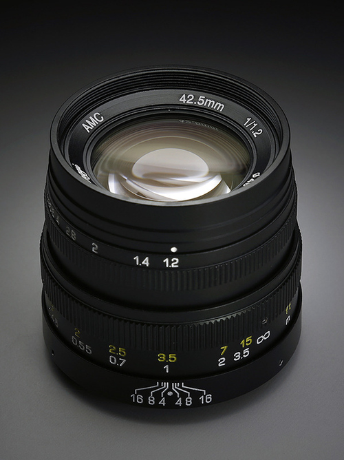 国产精品 中一42.5mm F1.2镜头日本开卖