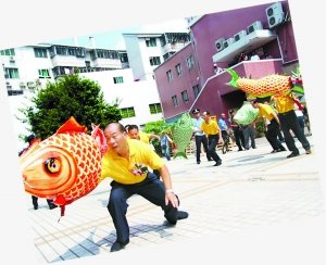“沙头角鱼灯节”开幕