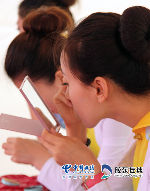 仪式前补妆