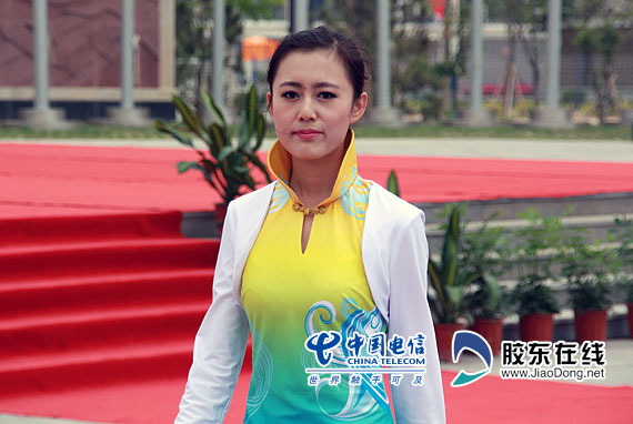 亚沙会礼仪小姐抢眼球