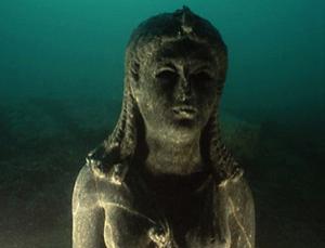 1 古埃及女神伊希斯的塑像