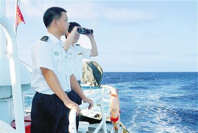 海南海事局开展海上搜救。